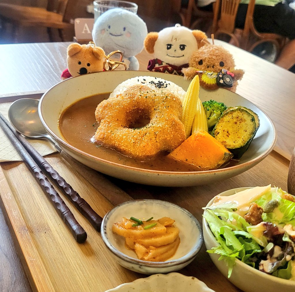 So much yum!
#kyumae #kyuhyun #규매 #조규매 #cafe #foodie