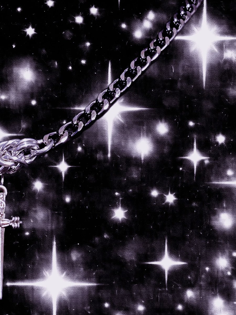 cemeteryfaerie's tweet photo. sneak peek ⚔️🦷 https://t.co/b4HTABrMiU