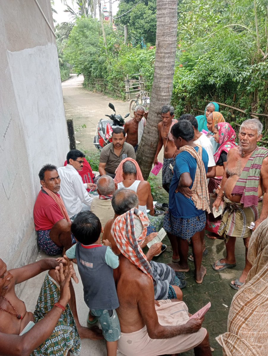 BasudevpurM's tweet image. Pension under Madhu Babu Pension Yojana (MBPY) was disbursed to beneficiaries in Basudevpur Municipal area, ensuring dignity and support for the elderly, widows &amp;amp; differently-abled.
#MBPY 
#SocialSecurity  
#Empowerment