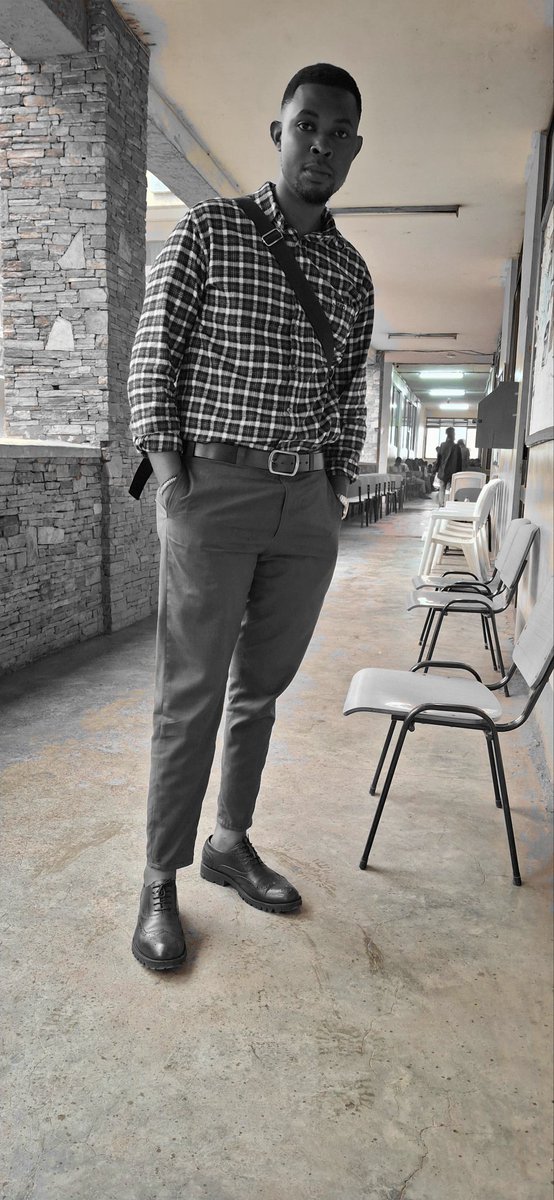 Guess this celebrity 
And win 🏆 17 pro