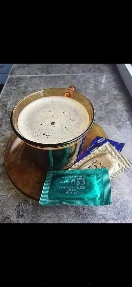 MadCaly's tweet image. Cum bea Cristi Borcea cafeaua de dimineață...