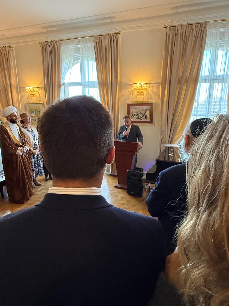 🇮🇱 À l’invitation de l’ambassadeur d’#Israël <a href="/yzarka/">Joshua L. Zarka</a>, j’ai participé à la réception pour le Nouvel An juif. Un moment fort pour affirmer notre solidarité avec le peuple israélien et rappeler l’indéfectible combat contre l’islamisme et l’antisémitisme. 

#RoshHashanah