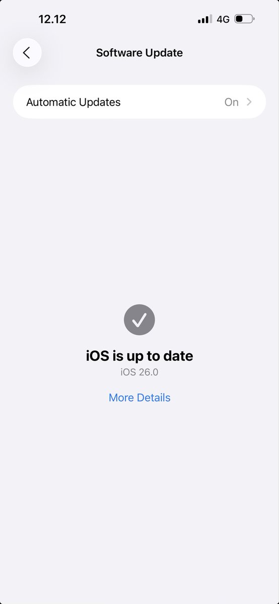 Sudah update. 12 GB aja. Lumayan fresh looknya sih cuma belom terbiasa aja sama liquid glass ini tapi jadi bikin inget sama Windows Vista gak sih