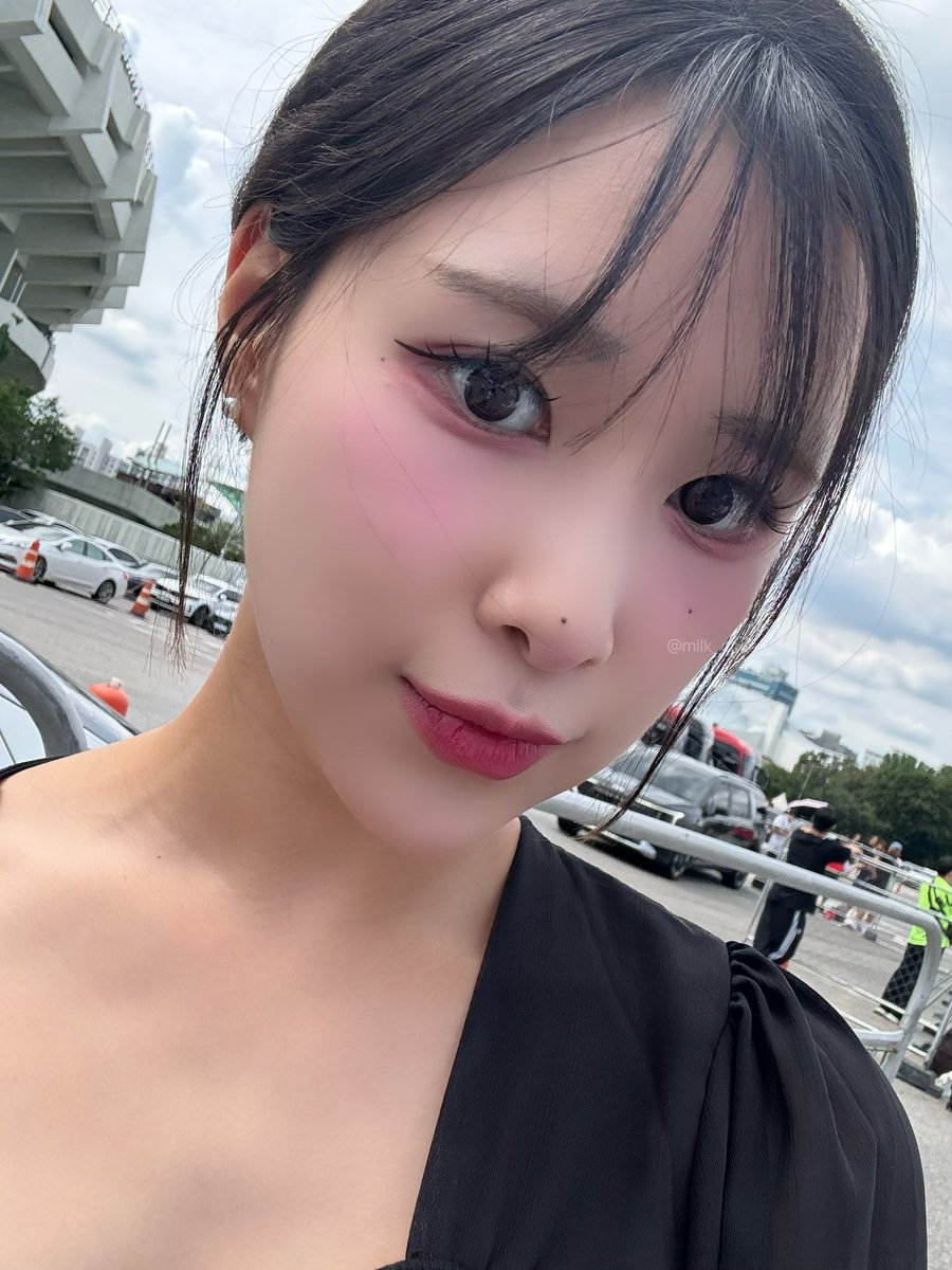 milk_chae__'s tweet photo. 1年ぶりに会えましたᐡ т · т ᐡ🩷

内緒で行ったからびっくりしてくれたの可愛かったし前髪切ったってアピールしてきたのも可愛かった⋆꙳𝜗𝜚꙳.*前髪ゆちぇさん見れたのほんとに最高でした🫶🏻 https://t.co/NEALUyzVTR