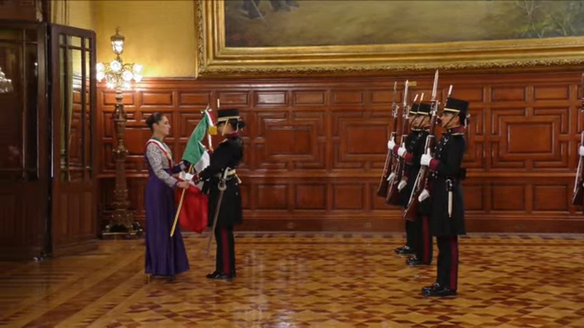 PM_Navegaciones's tweet photo. Cuánta felicidad por tantos cambios.
Uno que ha de estar lleno de orgullo y disfrutando intensamente estos momentos es @lopezobrador_ .
#PresidentaClaudiaSheinbaum
#VivaMéxico https://t.co/LhzbTxokjy
