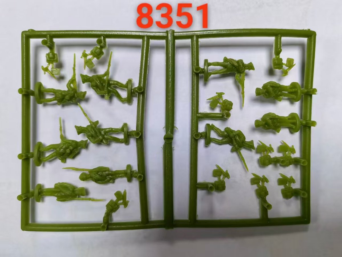 Hat Miniatures tweet media