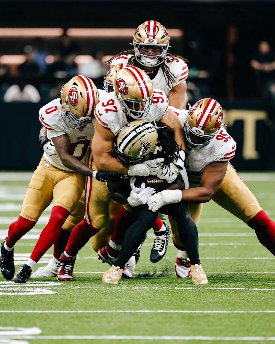 OurSf49ers's tweet photo. Robert Saleh has this defense playing like a pack of wolves 😮‍💨 https://t.co/Z3TJpDmDe6