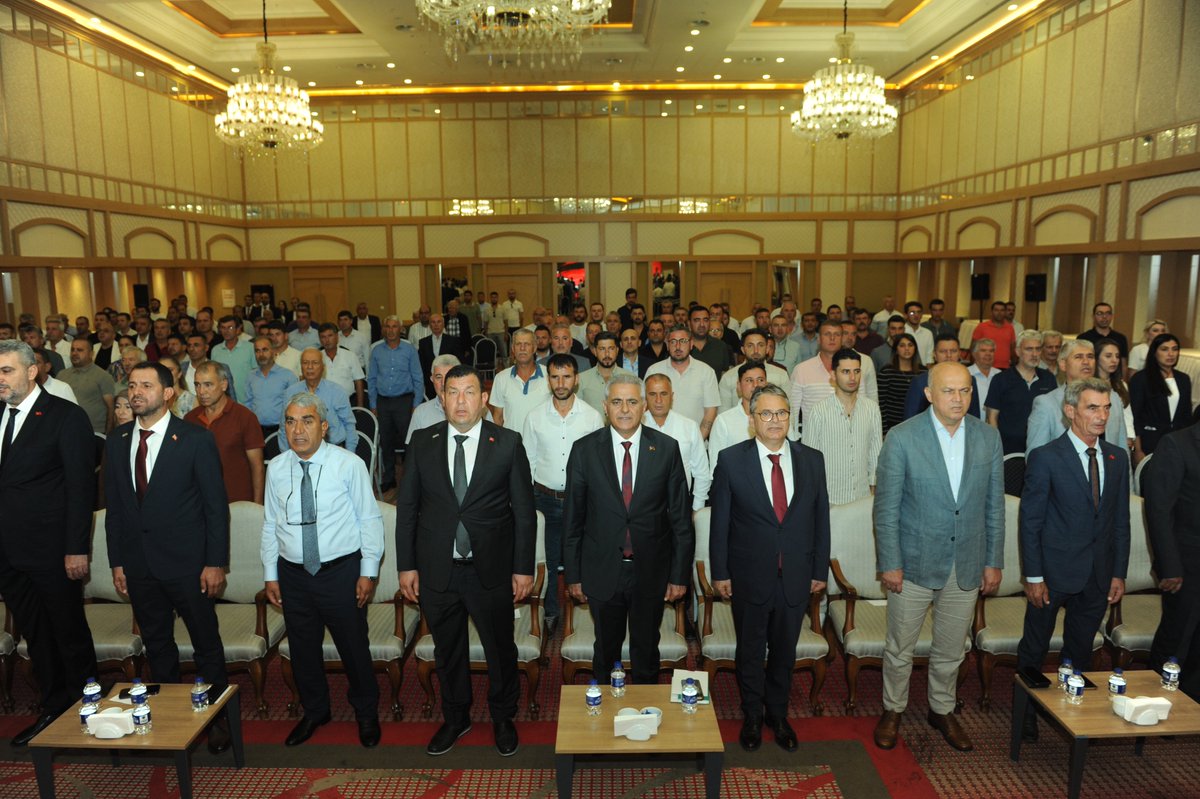 ‘’FİDANCILIK SEKTÖRÜ BAŞARILARIYLA MEYVECİLİKTEN GIDA SANAYİİNE BÜYÜK BİR DEĞER ZİNCİRİ YARATIYOR’’
Türkiye Tohumcular Birliği (TÜRKTOB) Yönetim Kurulu Başkanı Hacı Ömer Güler, Fidan Üreticileri Alt Birliğinin (FÜAB) 17. Olağan Genel Kurulu’na katıldı.