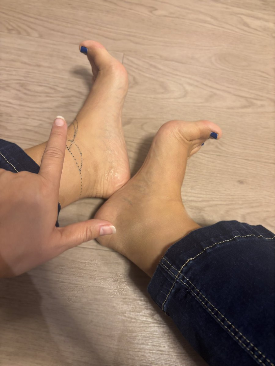 Goddess_ElaraF's tweet photo. Armer kleiner loser … denkst du wirklich, du hättest eine Wahl? 
Natürlich nicht. 😈

Findom

@user385u @dev_oted @rtfindomger @pig_promo @FindomPromos_ https://t.co/hMMacQJtws