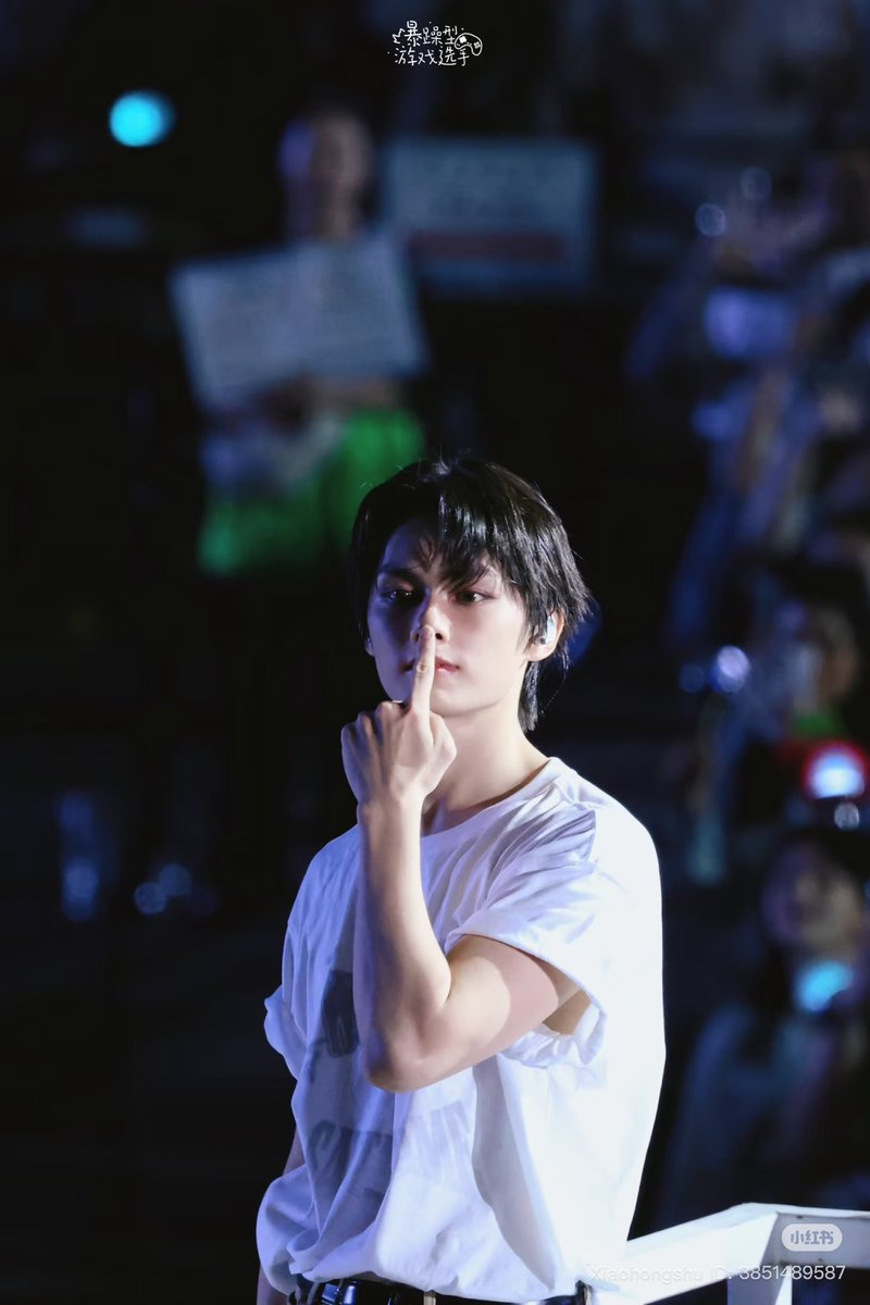 됒준🐷🎀 
xhslink.com/m/5kLwlOSm6S3