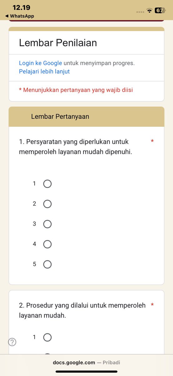 Asfrny's tweet photo. Dan hari ini ada Whatsapp masuk dari KPU Kabupatenku yg isinya gform tentang kepuasan pelayanan 👇🏽. 
Apakah ada hubungannya? Mana gformnya begini gak ada keterangan apa apa di pilihan 1-5. Wkwk https://t.co/IuazPRFShm