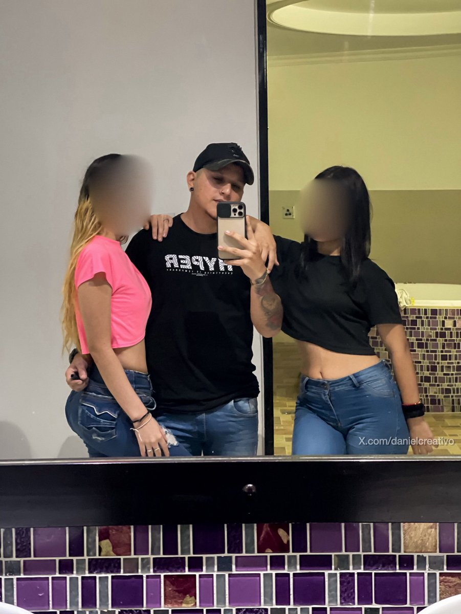 danielcreativo's tweet photo. Hermanitas de leche 👩🏻‍🤝‍👩🏼💦 https://t.co/XTNK9rNQ62 https://t.co/mMw0FuWvAG