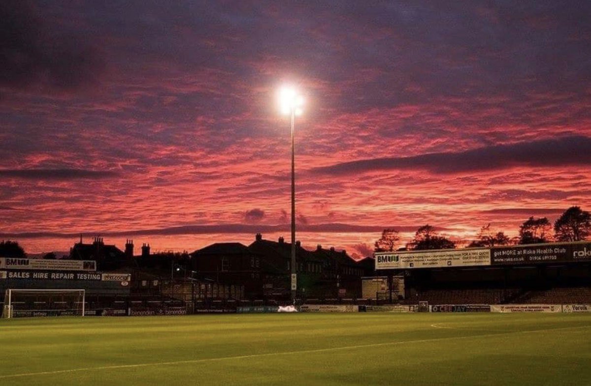 YfrontFanzine's tweet image. Tuesday Night Lights #ycfc