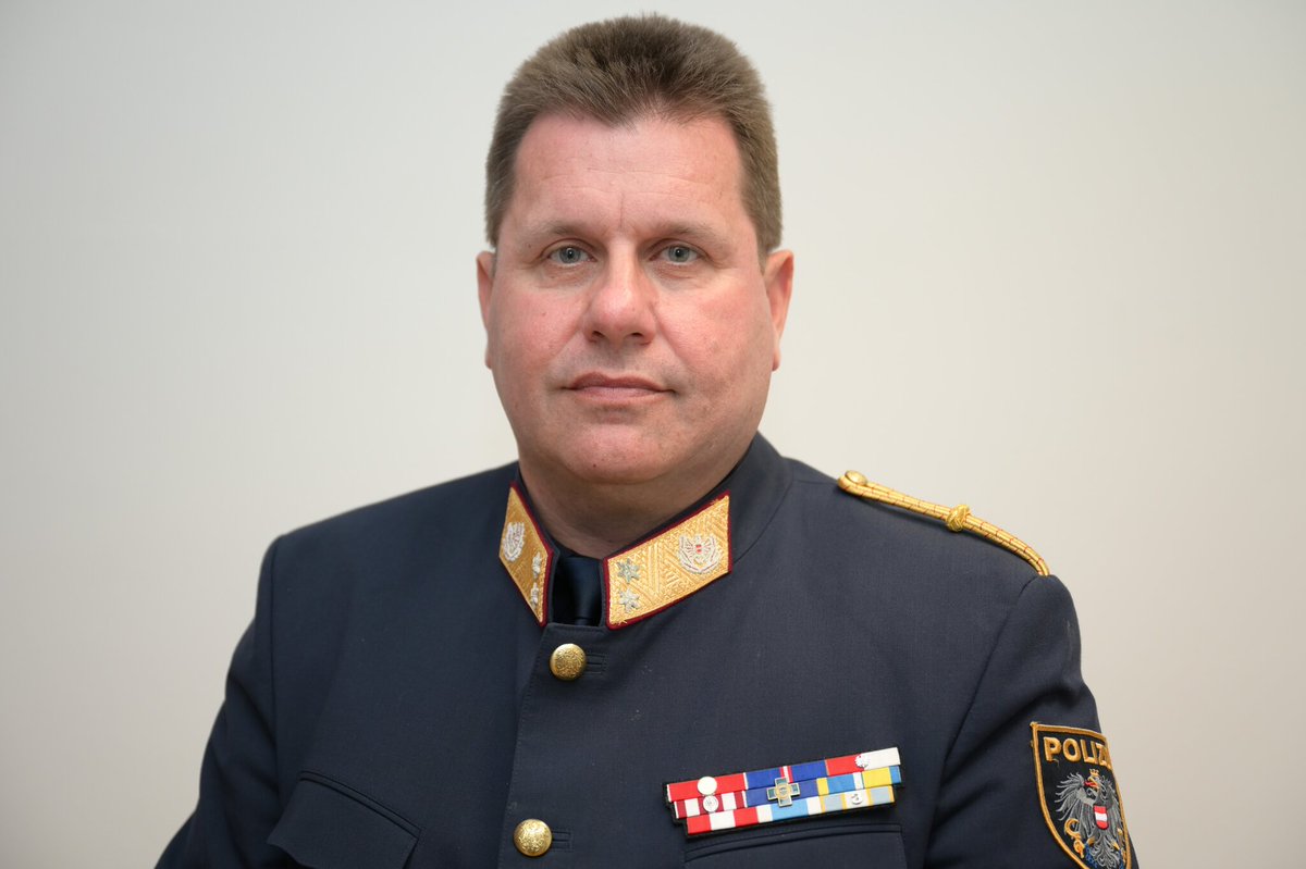 JungereCato's tweet image. Causa Pilnacek‼️
Laut bisherigem Gutachten soll der eh. Spitzenbeamte ertrunken sein.Doch ein neues Gutachten des dt. Rechtsmediziners Michael Tsokos beschreibt Verletzungen, die auf Fremdeinwirkung hindeuten. Ermittler und Politik geraten damit in Erklärungsnot‼️#KleineZeitung