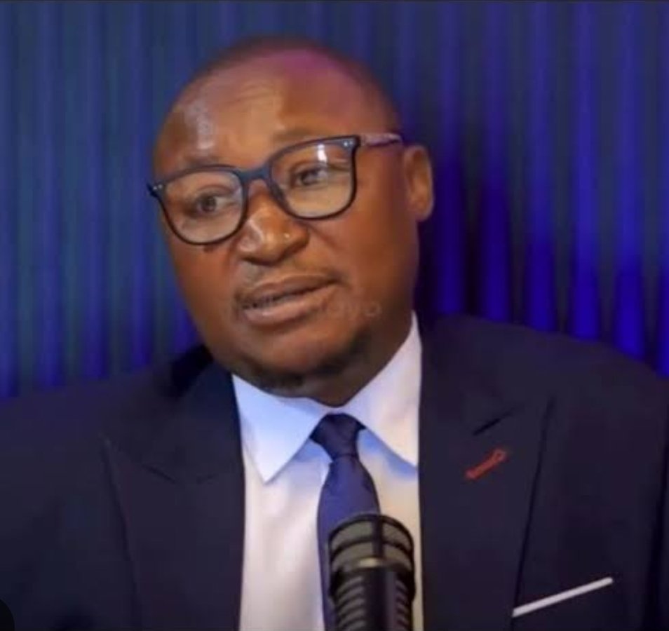 Thereal_taivina's tweet photo. Ukipata Time kacheck Interview ya Rashid Mohammed Makwilo Ayo Tv kuna Shule ya maisha kaitoa pale huwezi toka Mweupe. https://t.co/J9aMuiU5eZ
