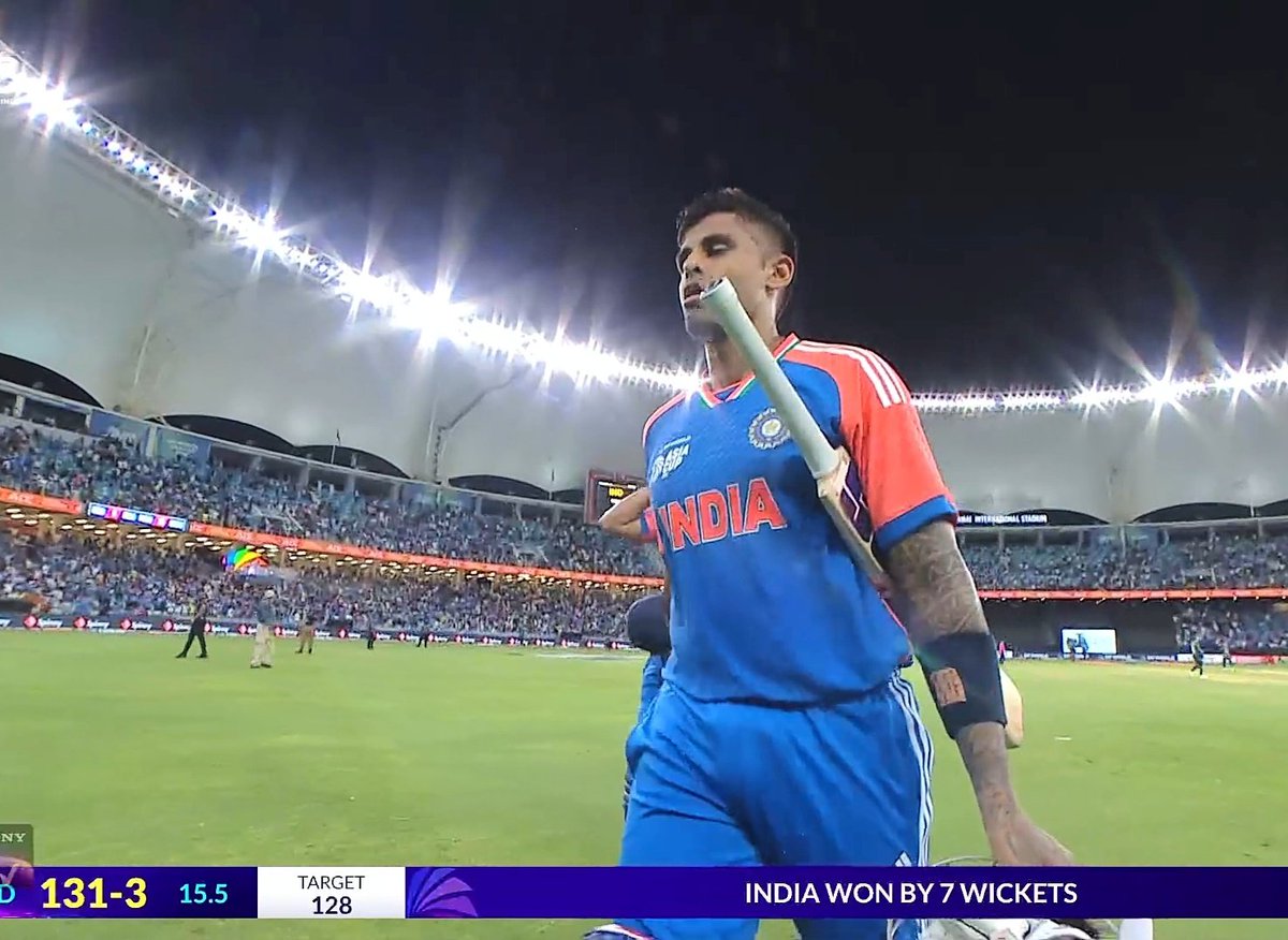 Sakhina_01's tweet photo. If this match wasn't Live then Pakistan would have claimed the victory 🤐 #indvspak2025 If #INDvsPAK
#viktory https://t.co/VOdo62FIKM