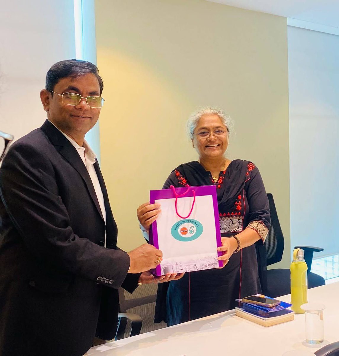 ARDSI Calcutta Chapter

September reminds us: the more we ask, the more we understand; the more we understand, the better we care.

Dementia Talk with a gathering from INDIANOIL PETRONAS PRIVATE LIMITED (IPPL), a Fortune 500® energy leaders.

#AskAboutDementia
#AskAboutAlzheimers