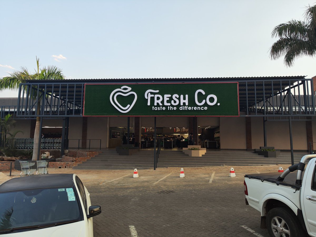 Move complete!

Fresh Co has now opened at Sam Levy's Village, taking up the place vacated by OK Zim's FoodLovers.

Could Fresh Co Freshen up things at Sam Levy's Village in light of all the new spots around town that have been taking most of the traffic?