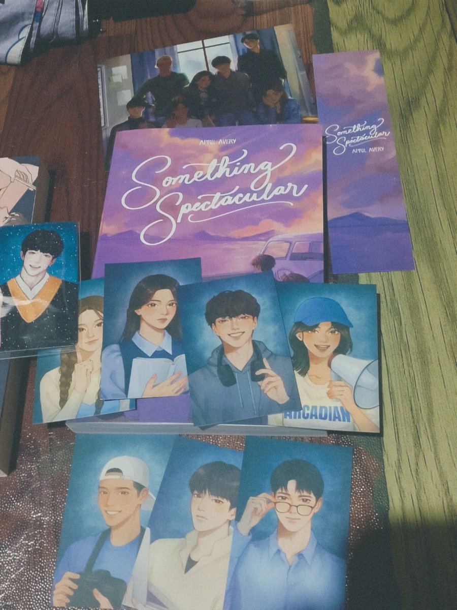 illuminataee_'s tweet photo. grabe nung grade 7 ako, alam ko na agad na I have to have a physical copy. 

now sophomore na q. sana next time mapa-sign and meet ko na kay miss a 🥹🤞💚

love uuu gavin nicholooo, my best boy and my birthday buddy 💚
#AverySpectacularMIBF 
#TheSpectacularComeback
@breatheapril https://t.co/FZrsAhqg7S