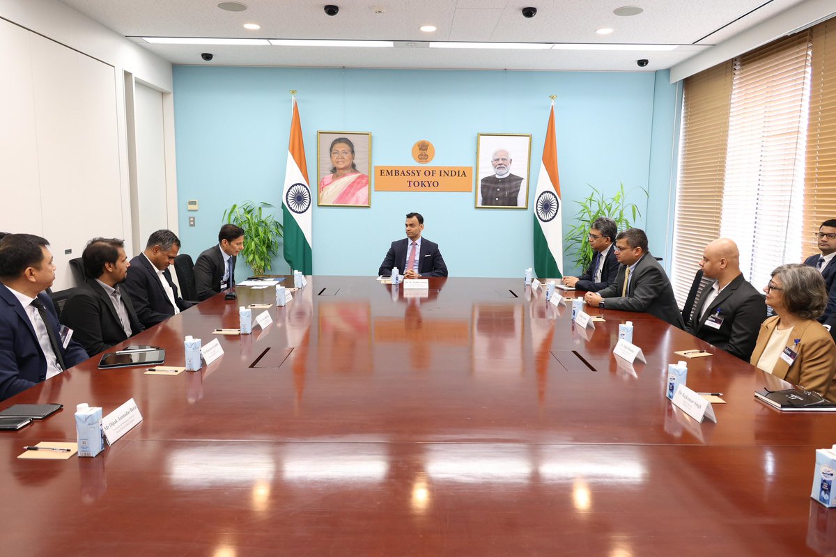 IndianEmbTokyo's tweet image. Mr. R Madhu Sudan, Chargé d&apos;affaires @IndianEmbTokyo interacted with CII India Technology and IPR Mission presently visiting Japan and discussed potential collaboration between India and Japan in the business, technology and human-resource sectors. The delegation was also briefed…