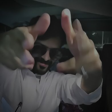 •𝕋𝕙𝕖 𝕓𝕖𝕤𝕥

                —💫🖤—
#عبدالله_اليامي