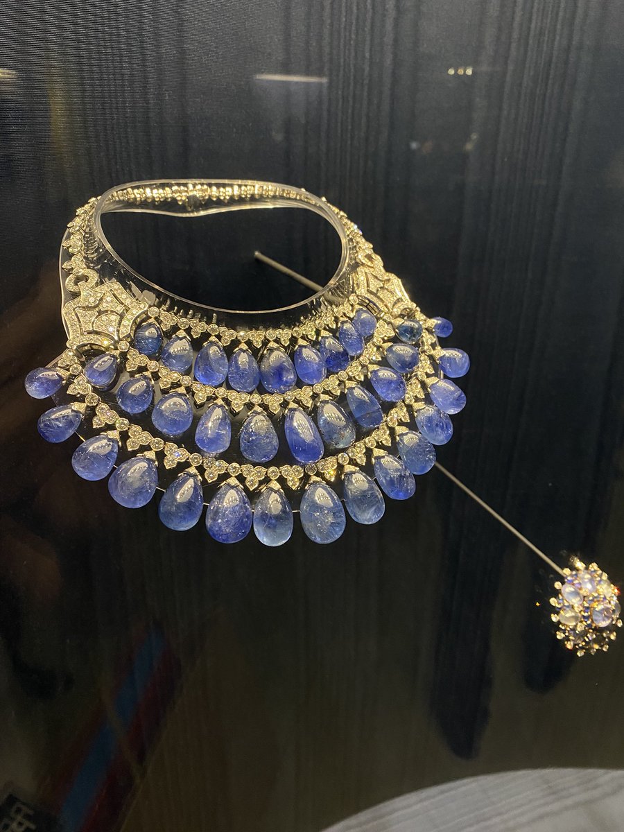 いよいよ明日開幕！ 国立新美術館「ブルガリ カレイドス 色彩・文化・技巧」 。色とりどりのハイジュエリーが一堂に会す展覧会。個人的にはやはり70〜90年代のジュエリーが圧巻だった。