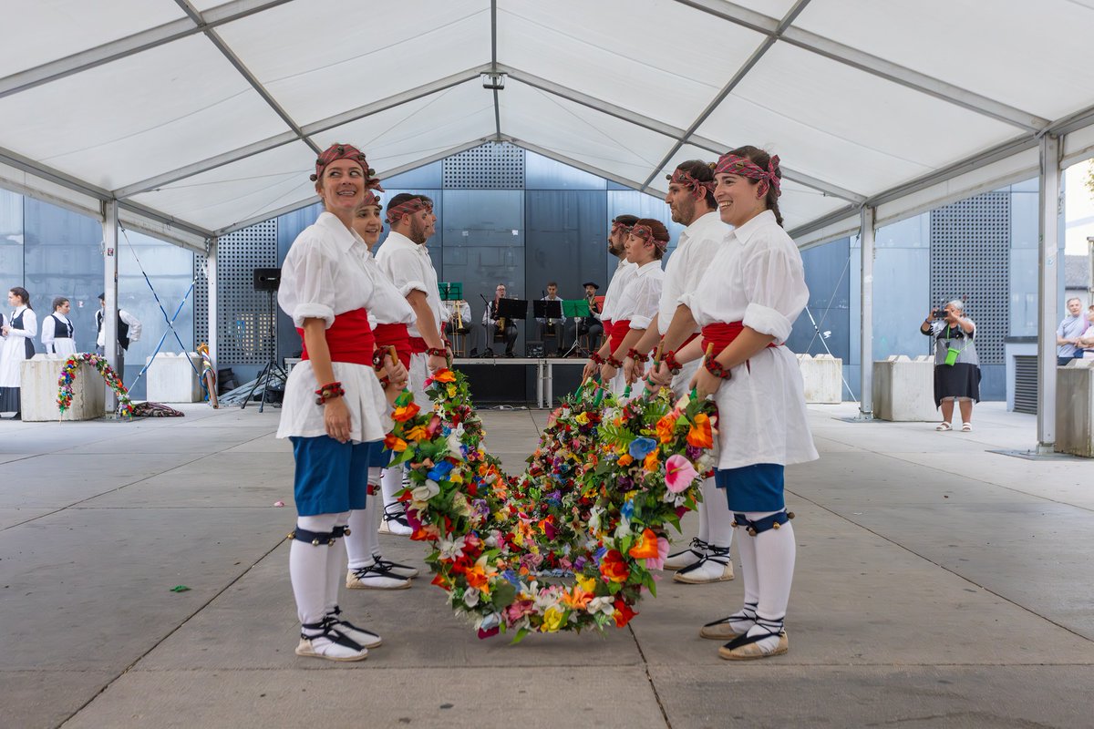 Ortzadar EFE (@ortzadarefe) on Twitter photo Iruñerria Dantzabira
Ortzadar Euskal Folklore Elkartea
Argazkiak: Malko Vich
<a href="/AytoBurlada/">Burlada - Burlata</a>
#Burlada #Burlata Iruñerria Dantzabira
Ortzadar Euskal Folklore Elkartea
Argazkiak: Malko Vich
<a href="/AytoBurlada/">Burlada - Burlata</a>
#Burlada #Burlata
