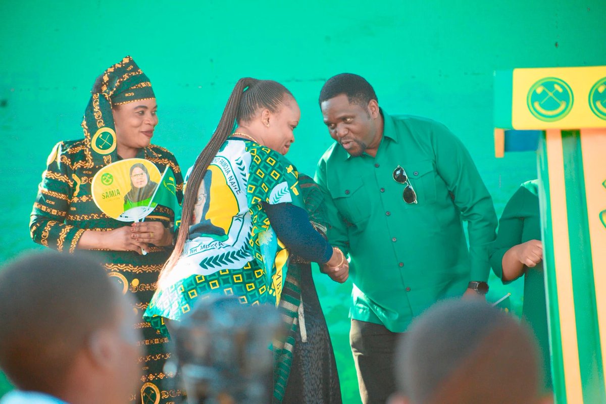 engmaryprisca's tweet photo. Uzinduzi wa kampeni za Ubunge Jimbo la Uyole zilizokuwa na lengo la kuomba kura za Urais, Ubunge na Udiwani uzinduzi uliohudhuriwa pia na wagombea Ubunge kutoka majimbo yote ya Mkoa wa Mbeya. https://t.co/V0A891UU5b
