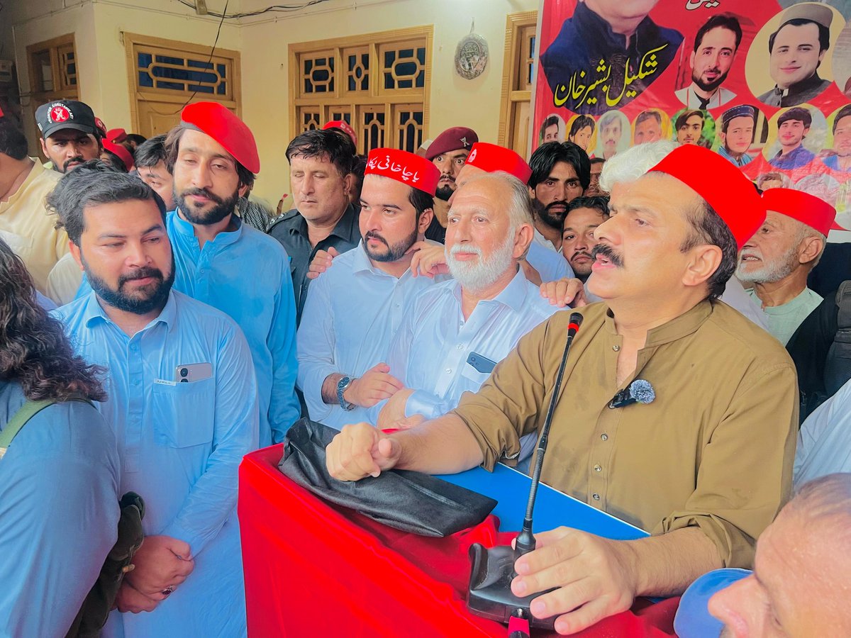 GigyaniNaveed's tweet image. صدر عوامي نیشنل ګوند چارسده شکيل بشير خان
یوتھ افیئرز سیکٹری نوید گگیانی 
تحریک انصاف چارسدہ سے مستعفی ہونے والے  کو  خوش آمدید 
#anponlyhope 
#bestoftheday