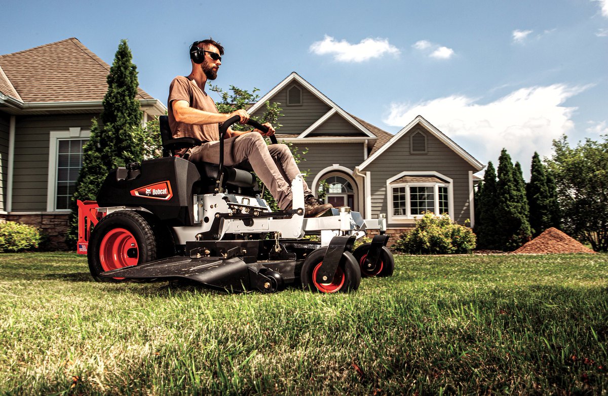 The Bobcat ZT7000 is the King of Zero-Turn Mowers with speed, strength &amp; nonstop performance.

⚡ 19 mph transport
✂️ 13 mph mowing
🛠️ 61" or 72" deck

The ultimate pro zero-turn mower. Tough. Fast. Built to dominate.

👉 bobcatmowersuk.co.uk/portfolio/bobc…