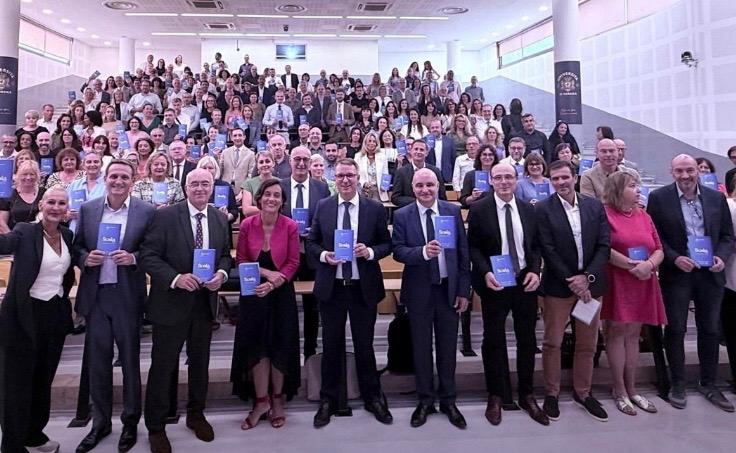 DSDEN2B's tweet image. Réunion de l'ensemble des cadres @accorse. Lancement officiel du projet académique #scola2030 par le recteur Rémi-Francois Paolini et les pilotes  des 6 axes de travail.  Tous mobilisés pour la mise en œuvre concrète #premierdegré #seconddegré #IEN  #CPD #CPC #perdir #TNE #SDJES