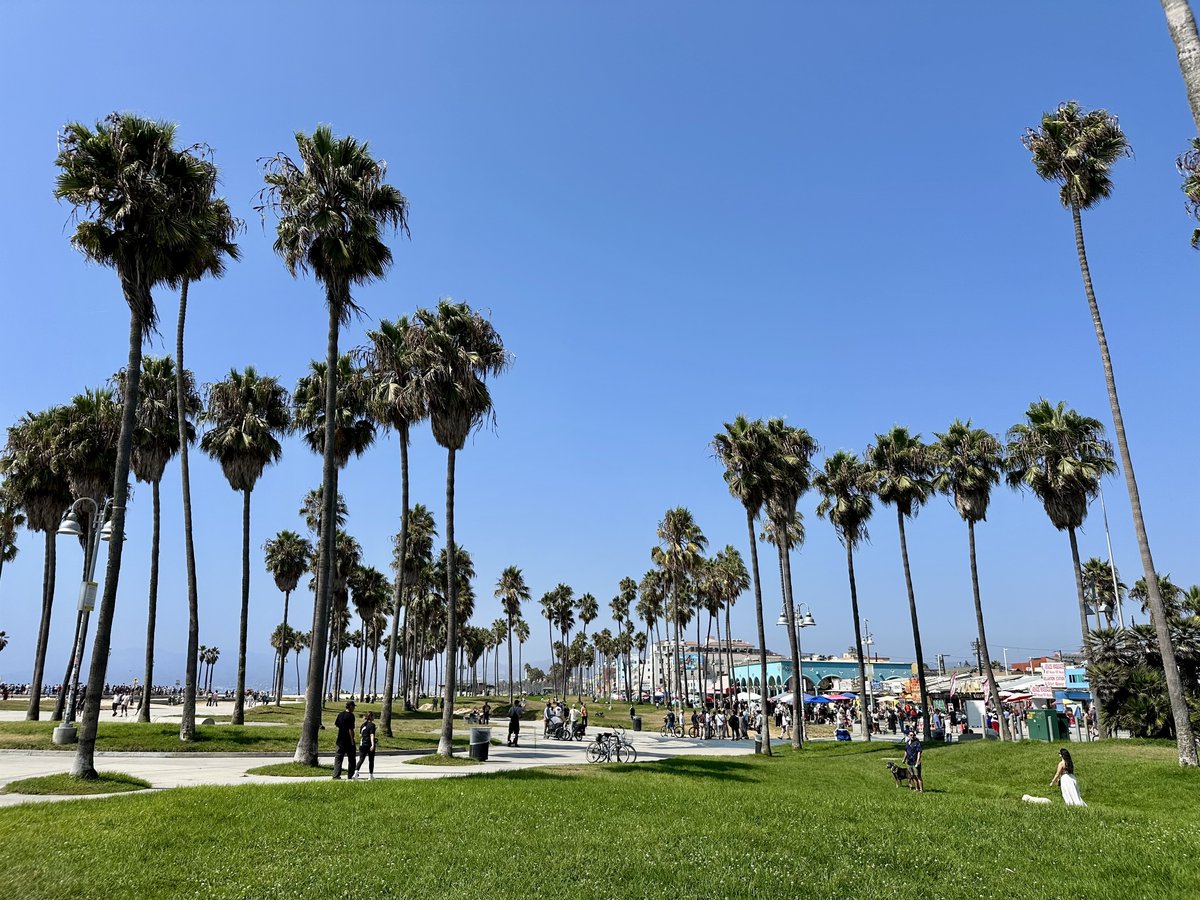 binagora's tweet photo. We had a great time at #BoxWorks in SF ✅ Now it’s LA 🌴

This week we’re meeting clients, leads &amp; partners to:
✨ Share ideas
✨ Showcase success stories
✨ Explore new collabs

Are you in Los Angeles? Let’s connect and build something great together! 💻✨ https://t.co/XwLcTotYPX