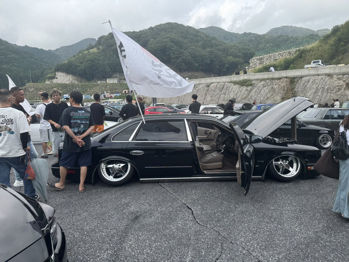 Hyumalatte's tweet photo. 定期的に製作中は、かっこいい車高短見ないと熱上がりません。
圧巻でした！

2年後は低床出したいな。

#低床モラトリアム https://t.co/mlXRytBSiR