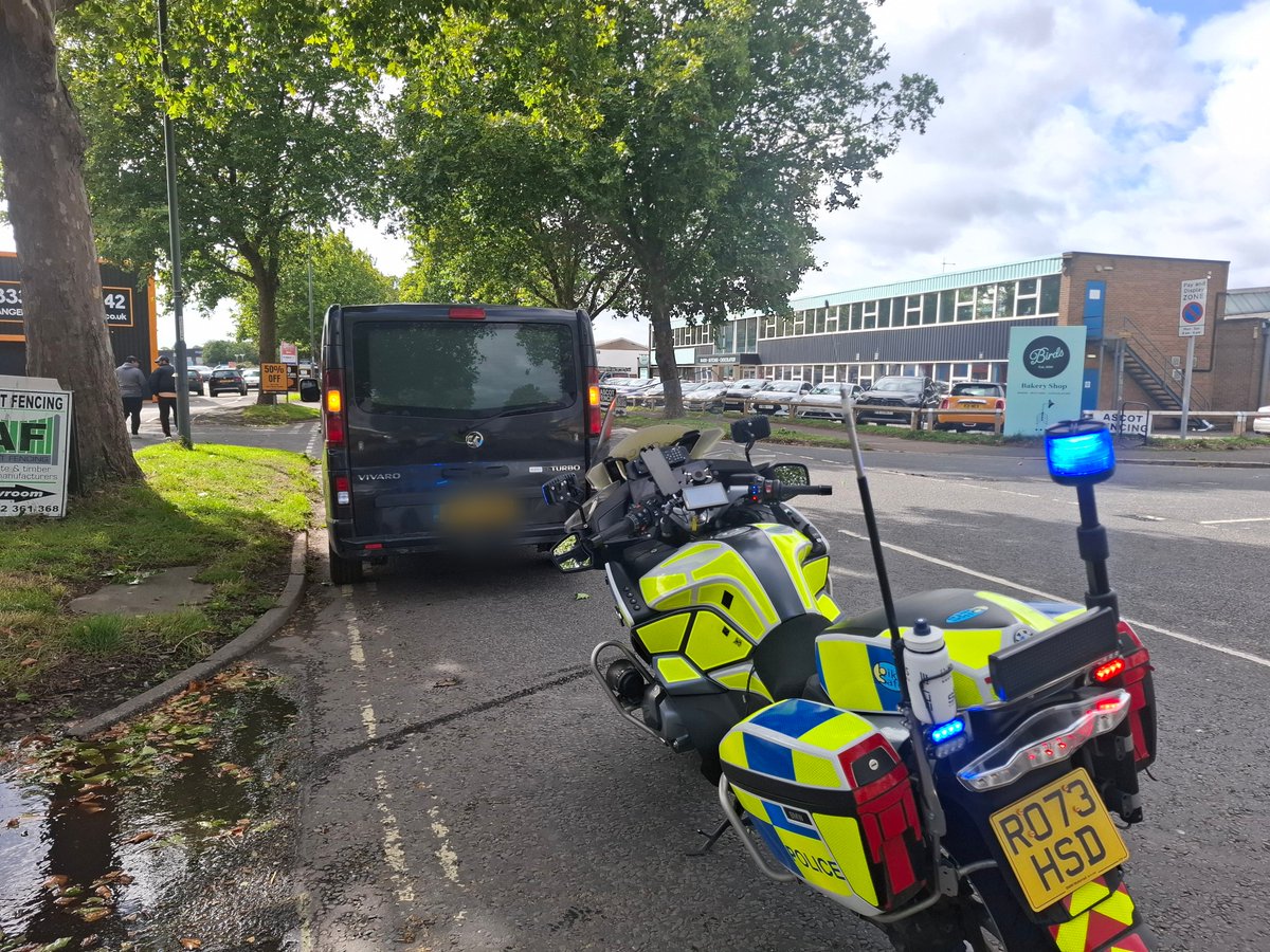 DerbysRPUBikers's tweet image. In #Derby.
Van stopped for door windows being dark.
26% light transmission.
Legal min 70%.
Turns out driver has no insurance, already on 3 points and driving less than a Yr.
Disqualification likely at 🧑‍⚖️⚖️.
Back to learner status. 
Vehicle seized #s165
#opsbikes