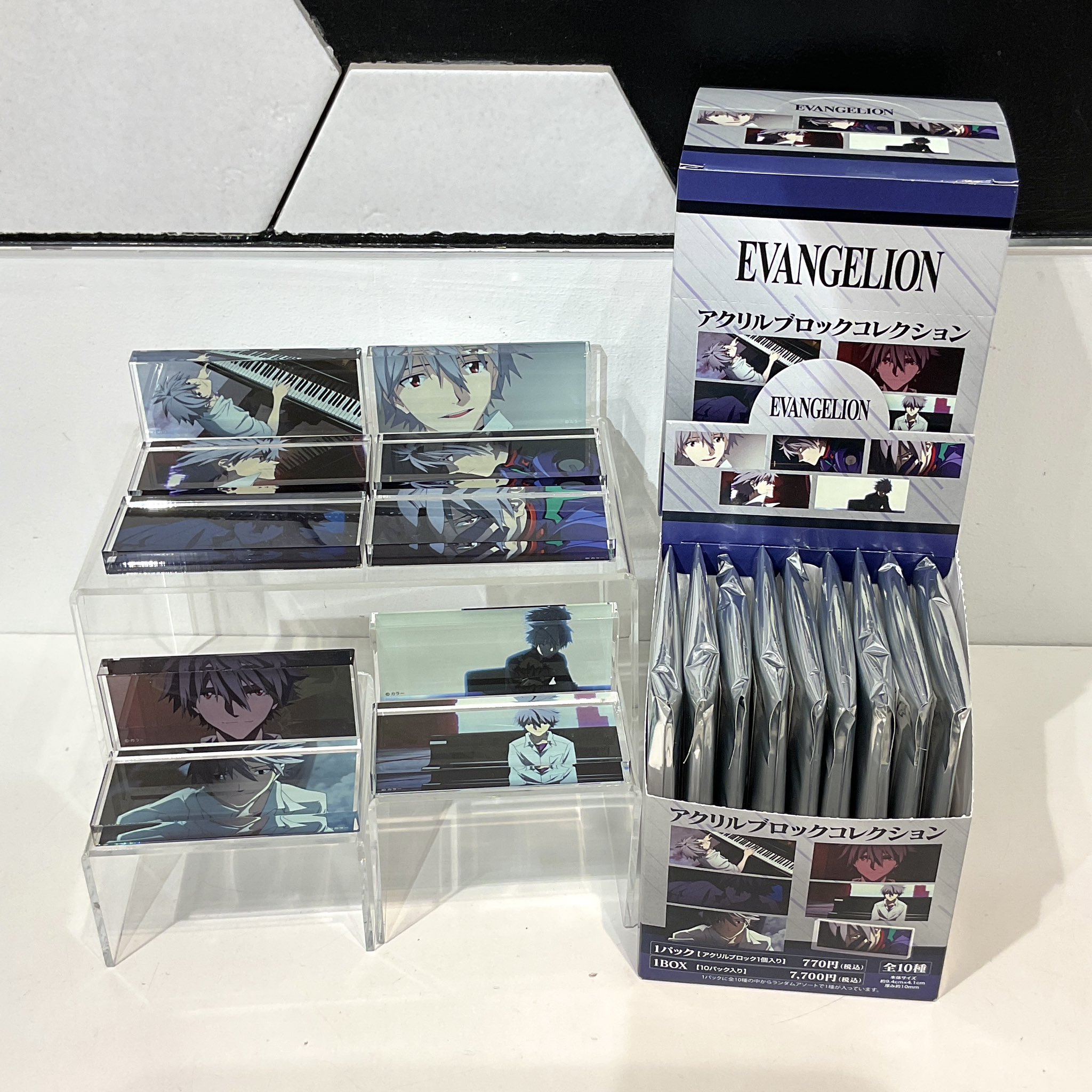 EVANGELIONグッズ まとめ売り 12月29日(金)よりアベイル店舗でエヴァンゲリオンのグッズが発売