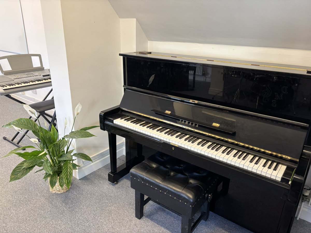 leighmusicangel's tweet photo. Here’s #Tuesday 
Have a fabulous day everyone. 
A day in #Knowle for me @DMSMusicSchool #ExamPrep #KeyboardLessons #Drums #music #education 🎹 https://t.co/9vPRXu7a4Z https://t.co/0p9Lvv1fNh