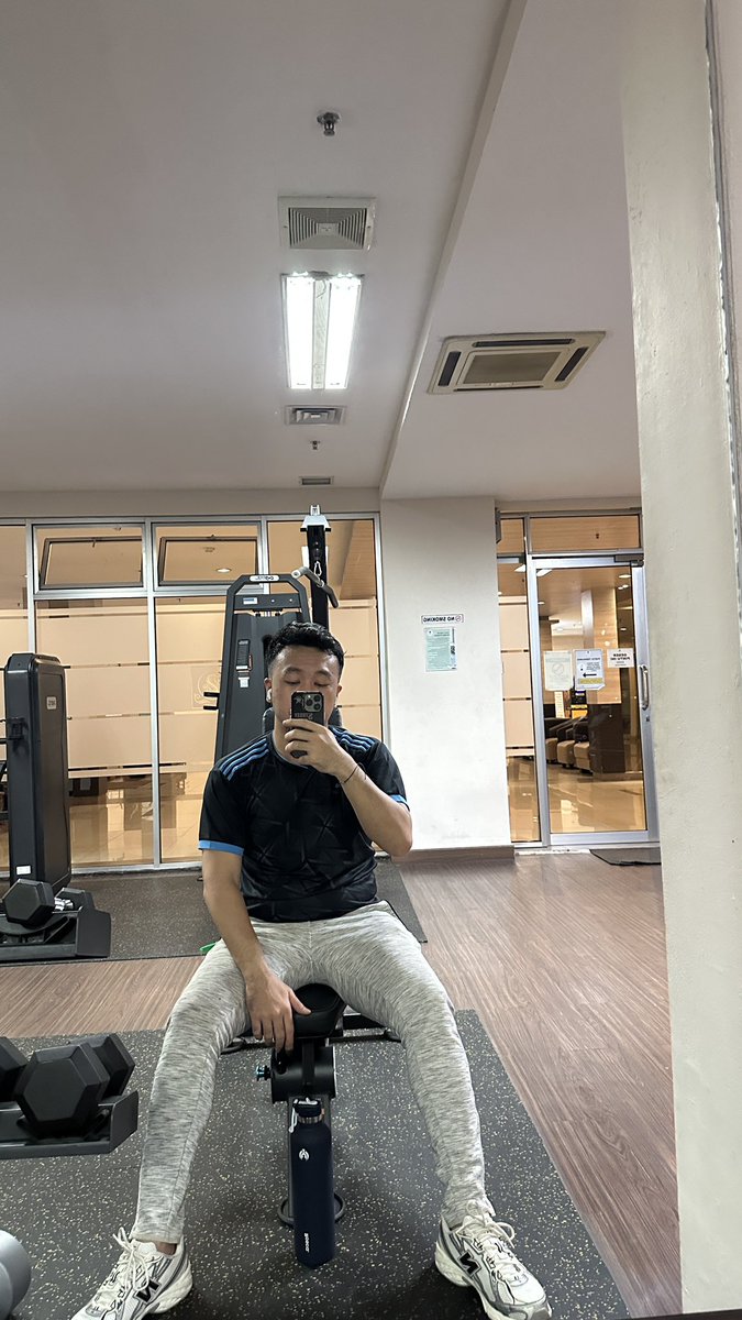 fourteendays14's tweet photo. sebelum mulai ditempat baru harus kurus🤝🏻 https://t.co/SFSAKAlMIM