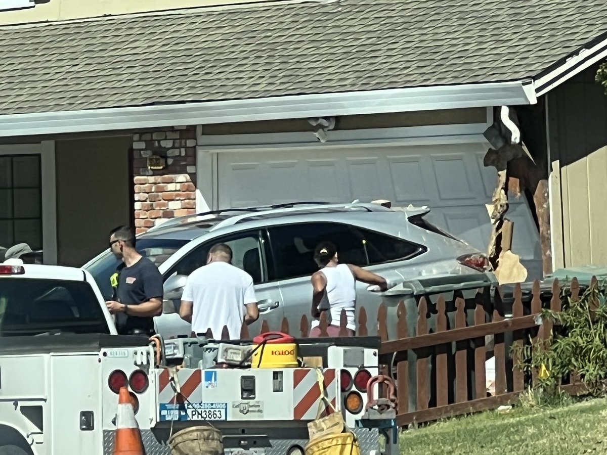 PaulsPhotoServ's tweet photo. Earlier today in Antelope,CA.  A car crashed into house. No injuries happened. By the looks of it the driver thought they were in drive when they were in reverse or backed up to quick and missed the brake. https://t.co/kQKFkh3fb5