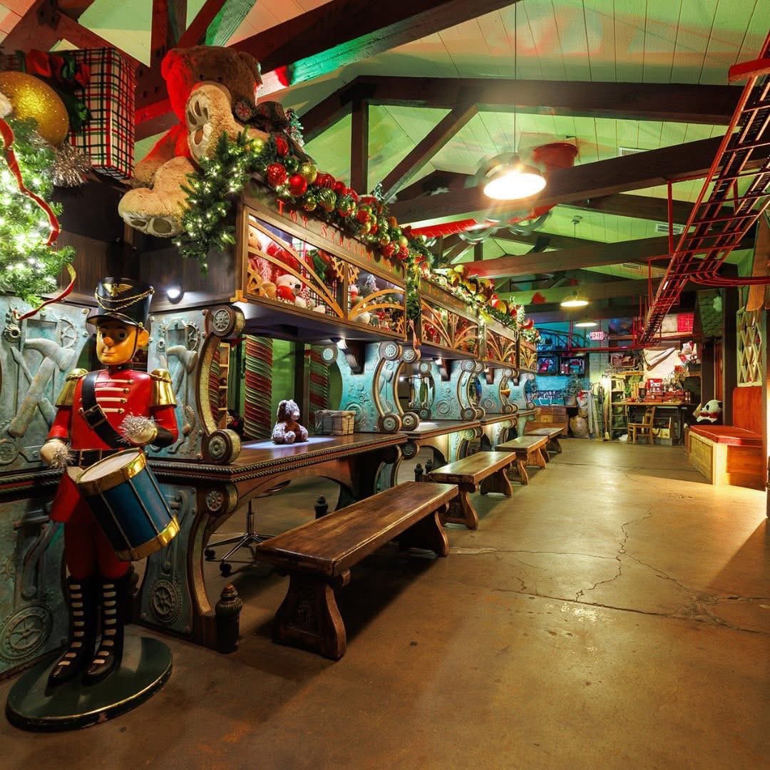 npxsanta's tweet photo. ✨🎅 The best gifts aren’t things… they’re moments. Create magical memories at the North Pole Experience in Flagstaff — where your family steps inside Santa’s Grand Workshop to help the elves, meet the big guy himself, and feel the true spirit of Christmas. 🎄❄️ https://t.co/G9z0AhNFDi