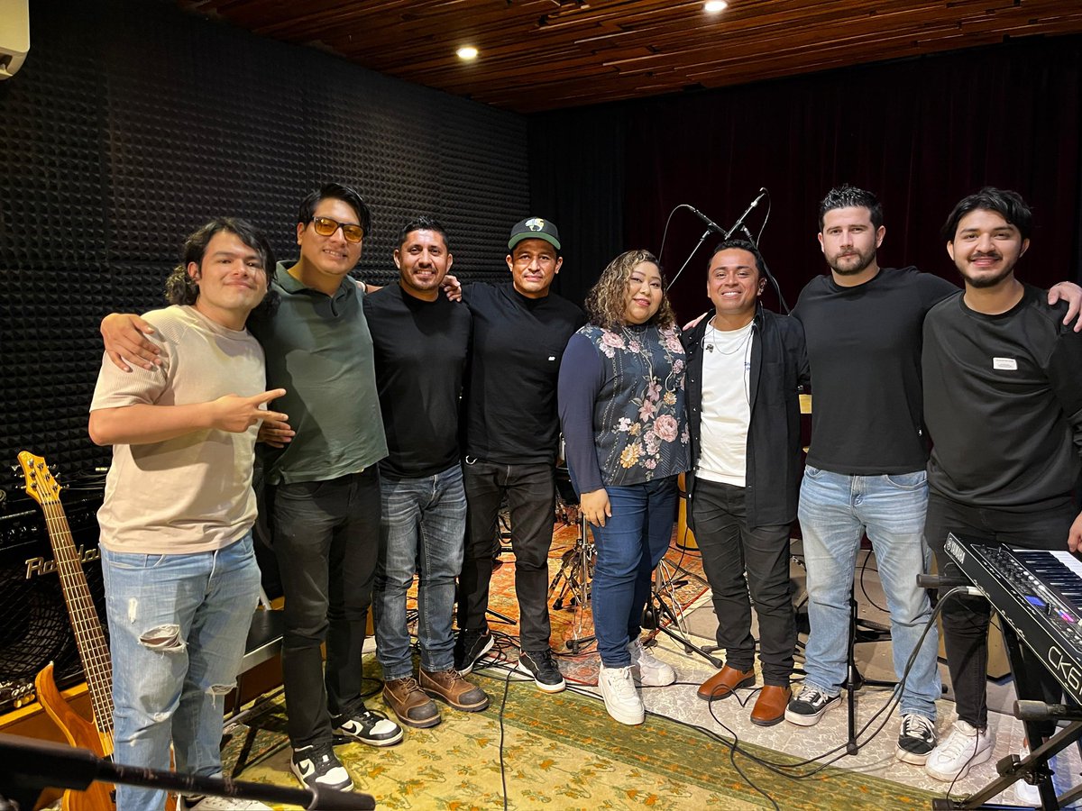 rfchap_root's tweet image. Una pequeña parte de mi gran familia musical