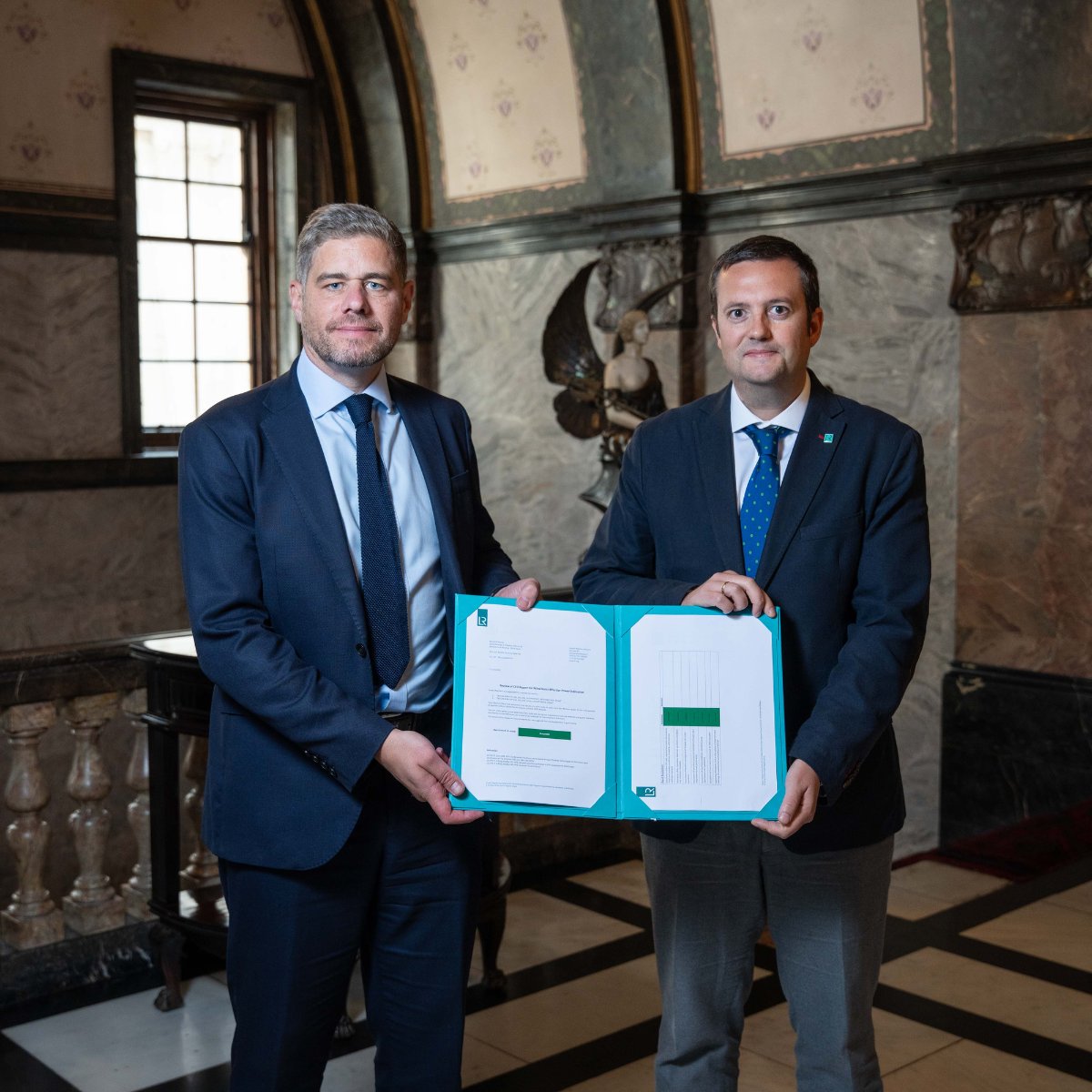 bound4blue tweet media