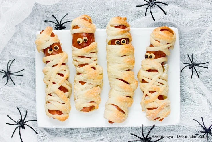 Dreamstime's tweet photo. Ready to haunt your audience - in the best way? 🕯️
https://t.co/PzqeVIXAev
#HalloweenMarketing #SpookySeason #BrandStorytelling #CreativeCampaigns #VisualStorytelling https://t.co/JWjfUpLQlv