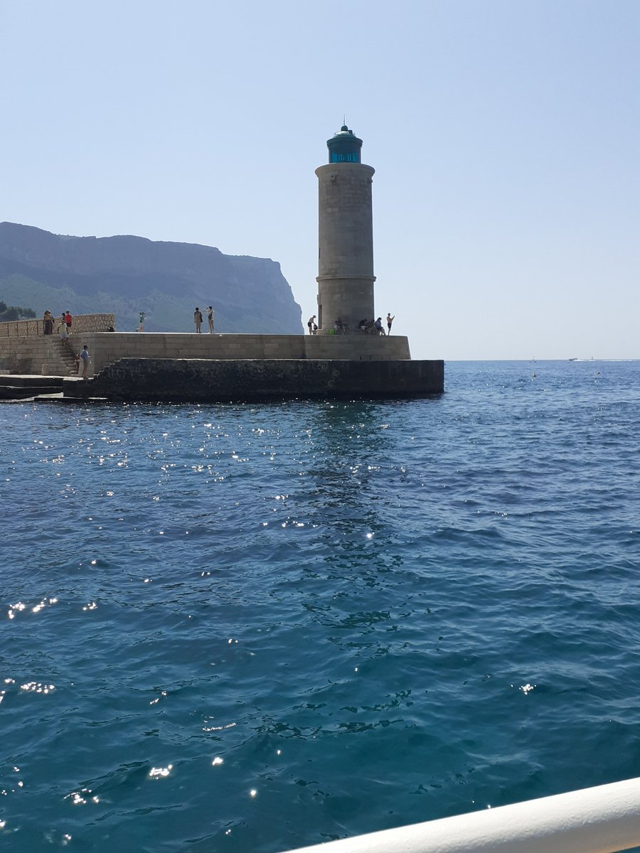 cuadradolouise (@cuadradolouise) on Twitter photo une balade en bateaux calanques (France)❤️🍀 une balade en bateaux calanques (France)❤️🍀