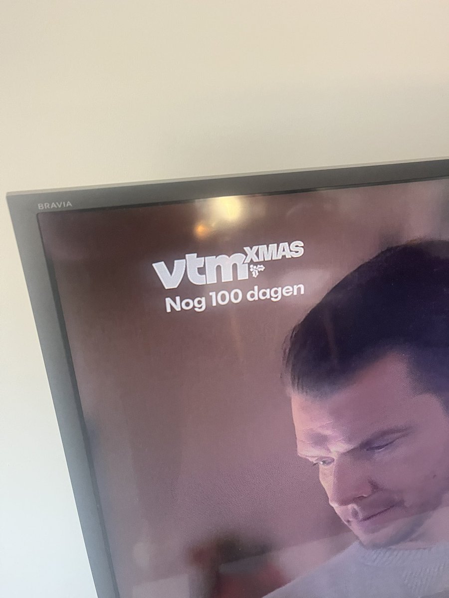 Celinevdc tweet media