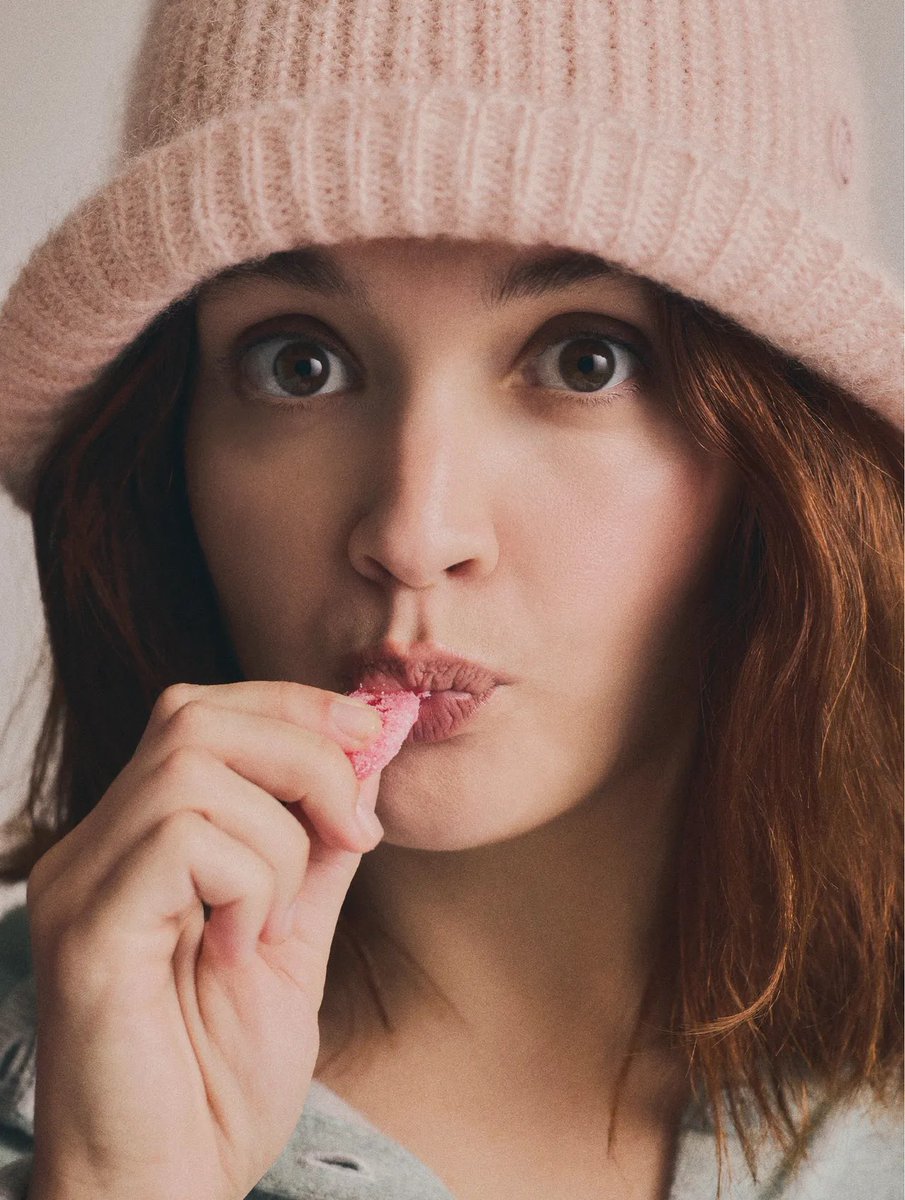 thinkercooke's tweet image. ‘who do you think has been a scene partner who's really shaped you, or been your greatest ally?’

“god, i've had so many wonderful, i mean.. emma d'arcy. they're incredible and i'm so lucky to have them in my life and in the show that we're in together and to navigate that…