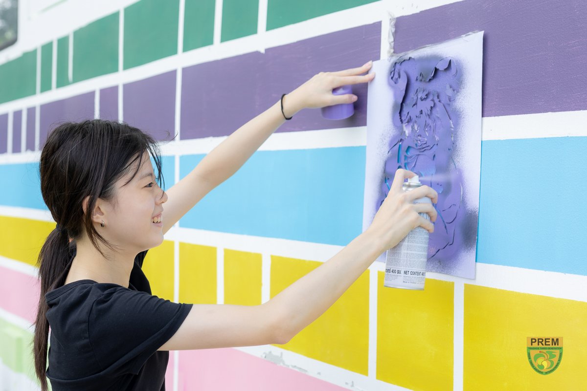 PTISschool's tweet image. Grade 12 IB Visual Arts students are exploring how the city embodies memory, identity, and voice at Bloom Space, a vibrant creative hub in Chiang Mai. #ProudToBePrem #IBArts
