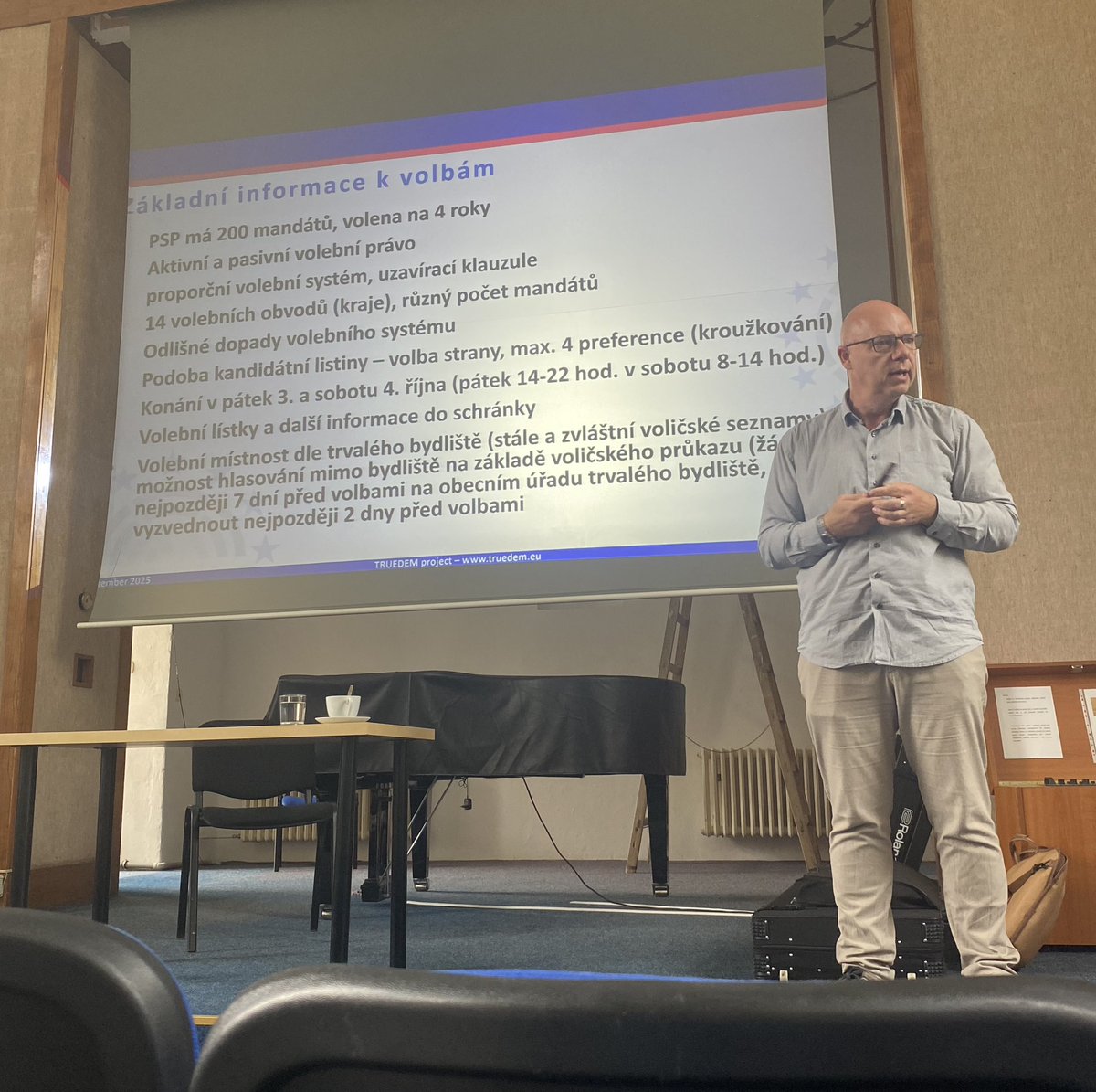 On Monday, 15 September 2025, prof. Cabada engaged in a discussion about electoral processes and trust in political actors with 100 students (and first-time voters) at Mikulášské Gymnasium in Plzeň.