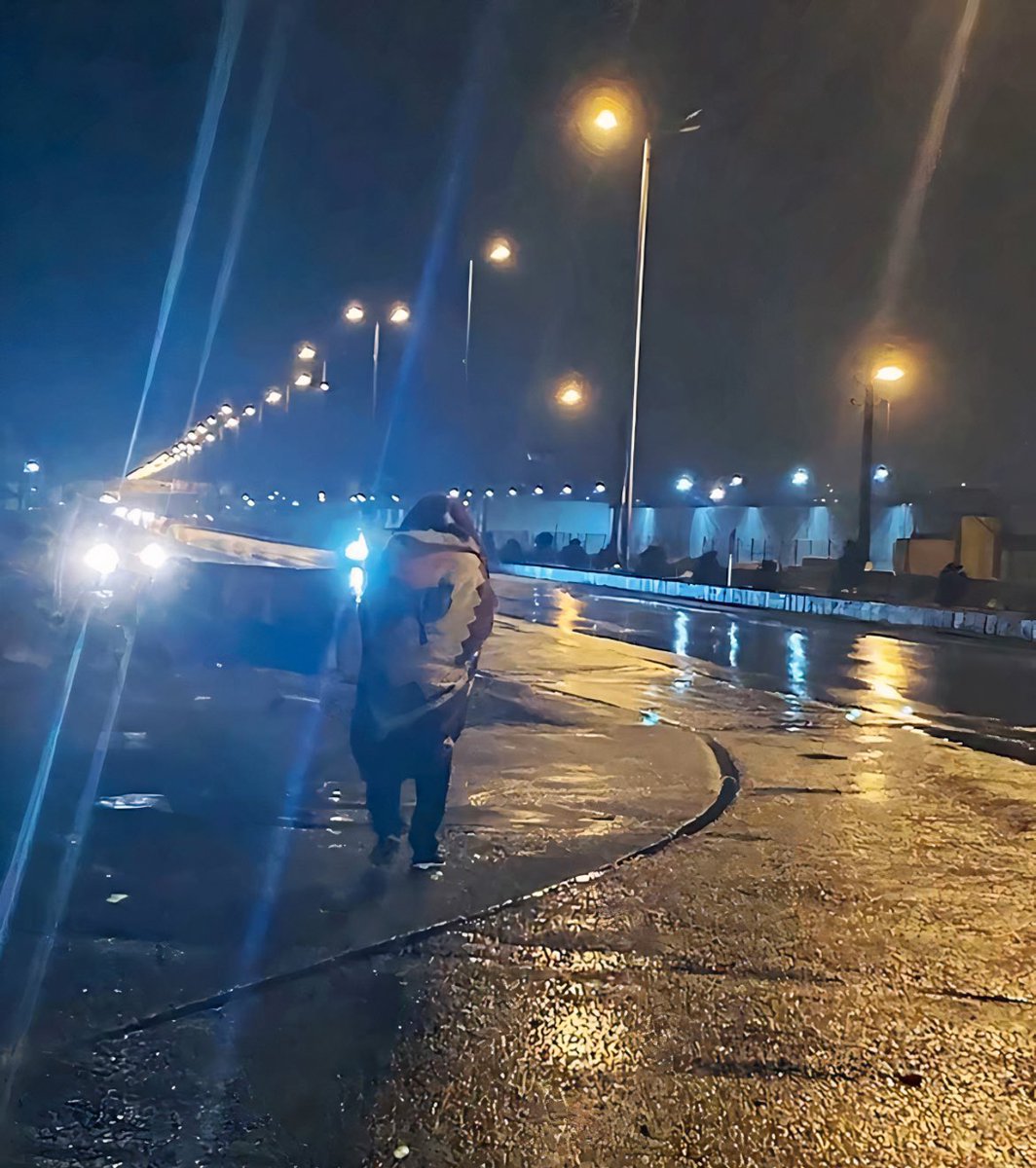 شب اعدام محمد قبادلو رو یادتونه؟
تنهای پدرش رو یادتونه؟ 

#زن_زندگی_آزادی