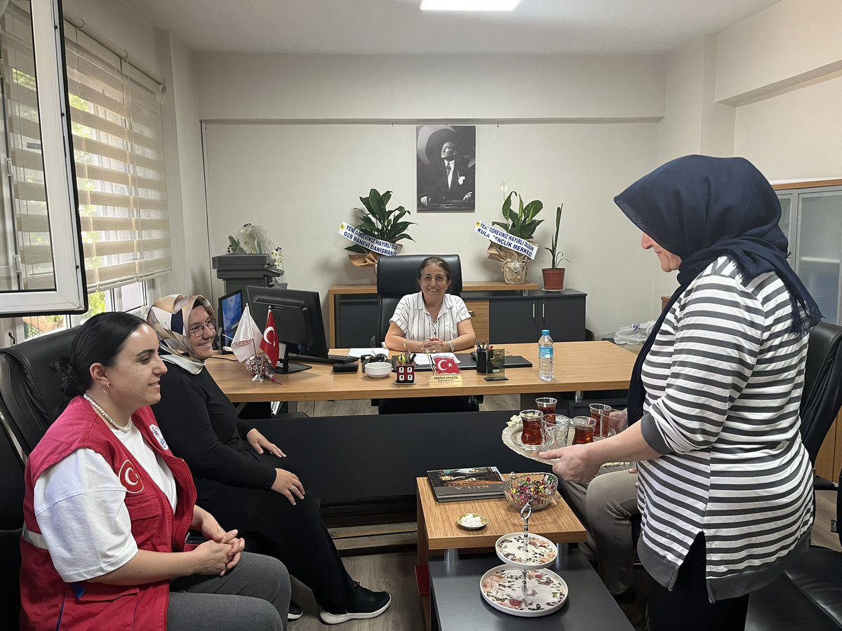 GSB_KulaGM's tweet photo. “Kula GSB Yurdumuza yeni başlayan Müdüremiz Sekine Zengin’e hayırlı olsun ziyaretinde bulunduk. Yeni görevinde başarılar diliyor, birlikte güzel işler yapmayı diliyoruz.” https://t.co/2a8VmBUB12