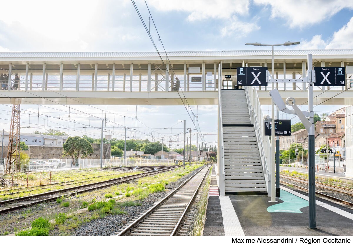 À Béziers, le Pôle d’Échanges Multimodal prend forme🚊

Point d’orgue de ce projet, la passerelle a ouvert aux piétons ! Synonyme de mise en accessibilité des quais, elle sera suivie de la métamorphose de la gare en véritable #PEM, d'ici fin 2025.
_
#FinancementRégion